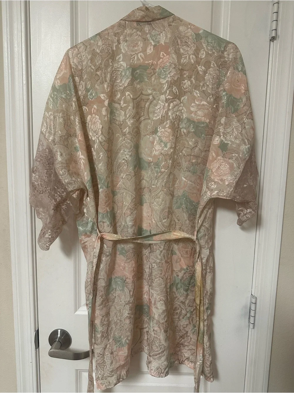 Lucie Ann lightweight satin